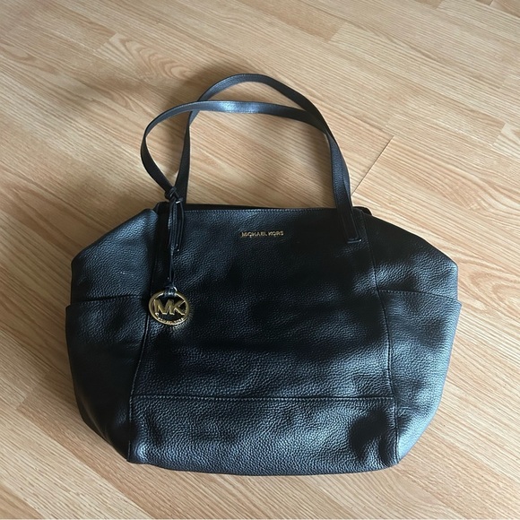 Michael Kors Pebbled Leather Ashbury Suede Tasseled Large Bag - Picture 1 of 15